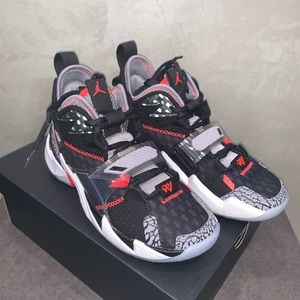 *NWT* JORDAN WHY NOT ZER0.3 SNEAKERS 5Y
